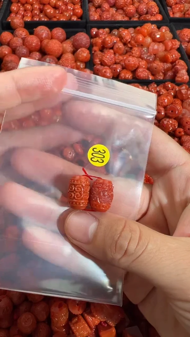 南红玛瑙未镶嵌颈饰1