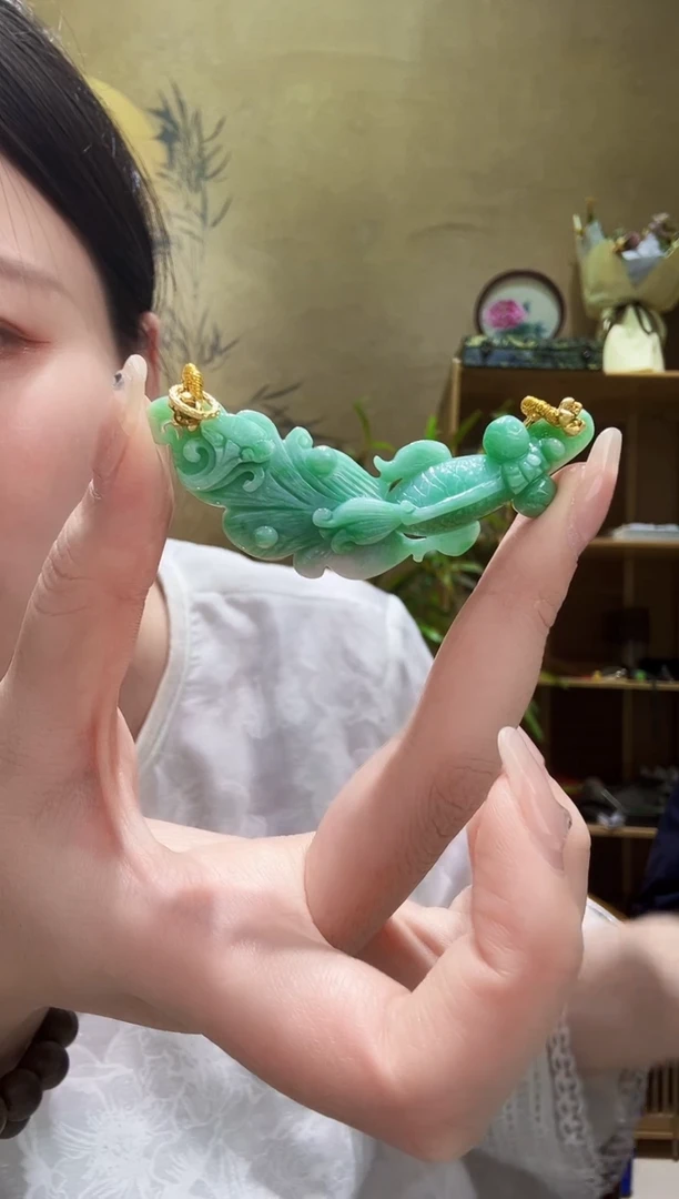 颈饰未镶嵌翡翠吊坠