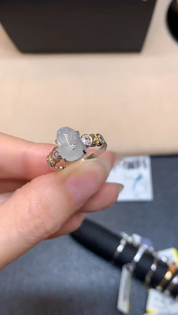 18K金镶嵌戒指翡翠4【无服务费貔貅【无服务费