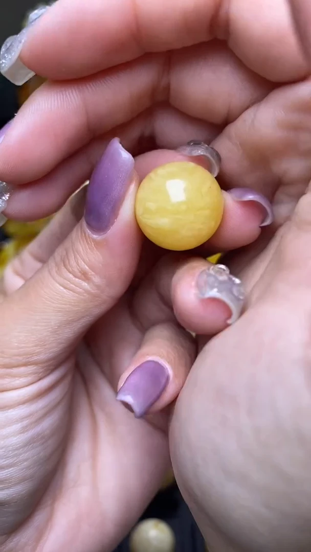 【闪购商品】琥珀裸石未镶嵌葵. 76