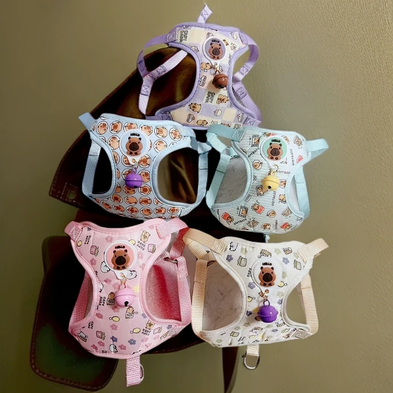 卡皮巴拉小铃铛宠物必备胸背带狗狗牵引绳网兜宠物用品遛狗绳狗绳