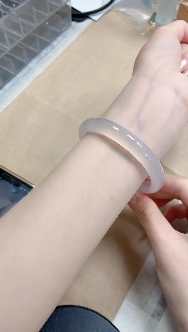 石英质玉手镯未镶嵌295-60荔枝