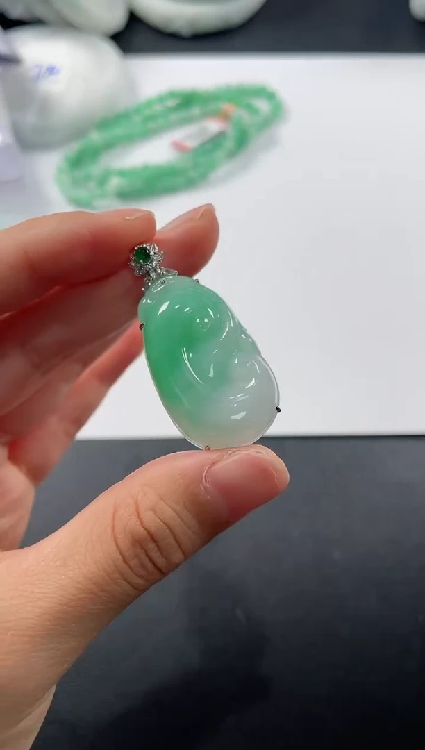 颈饰18K金镶嵌翡翠基地发货H 6092 如意