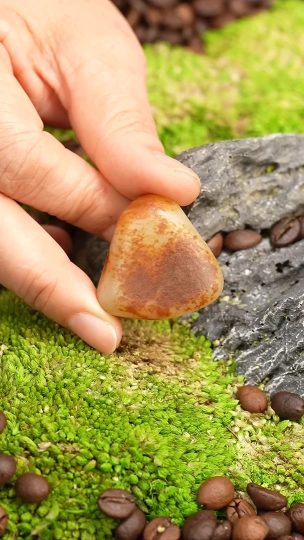 吊坠(不含链)未镶嵌和田玉34.7克和田玉原石