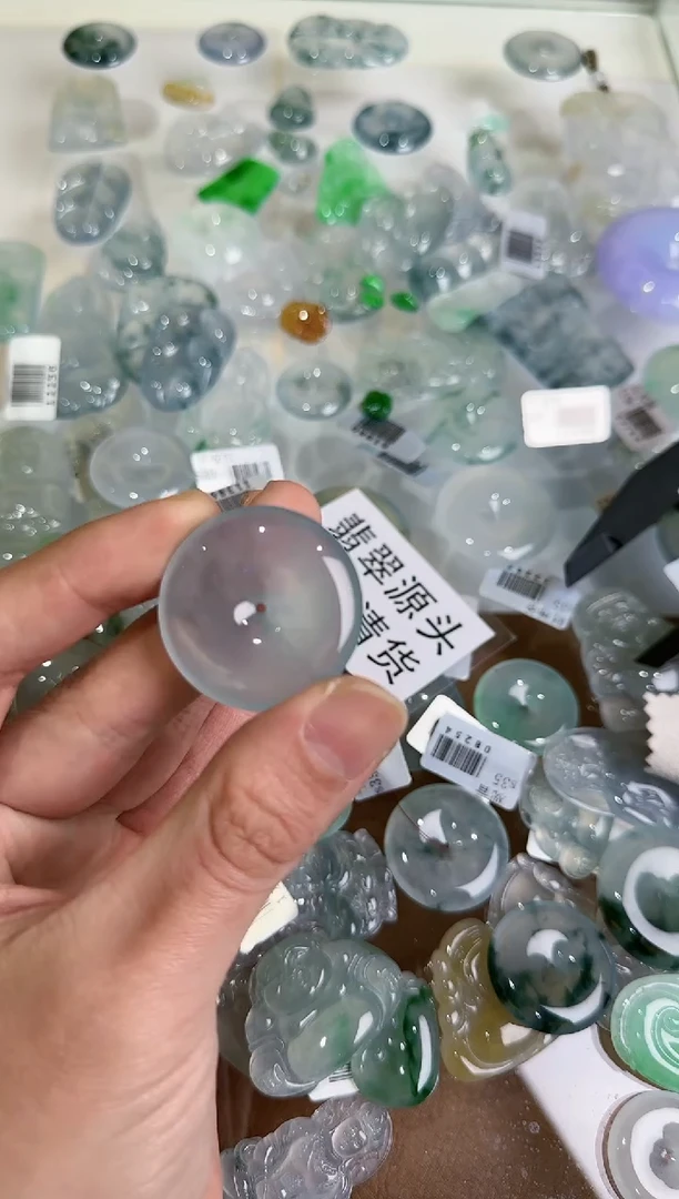 【闪购商品】翡翠吊坠(不含链)未镶嵌··