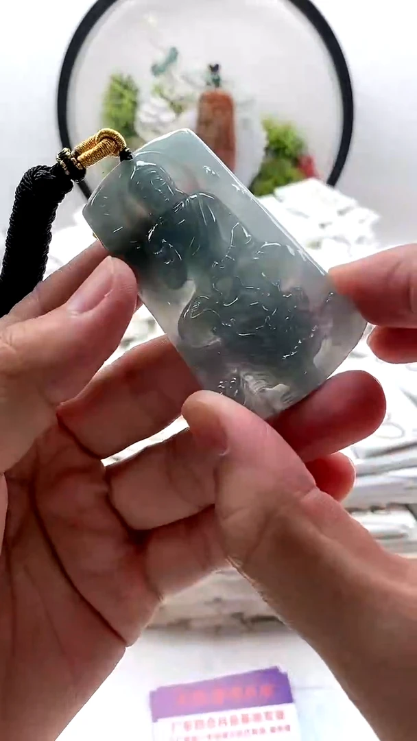 翡翠未镶嵌颈饰阿弥陀佛