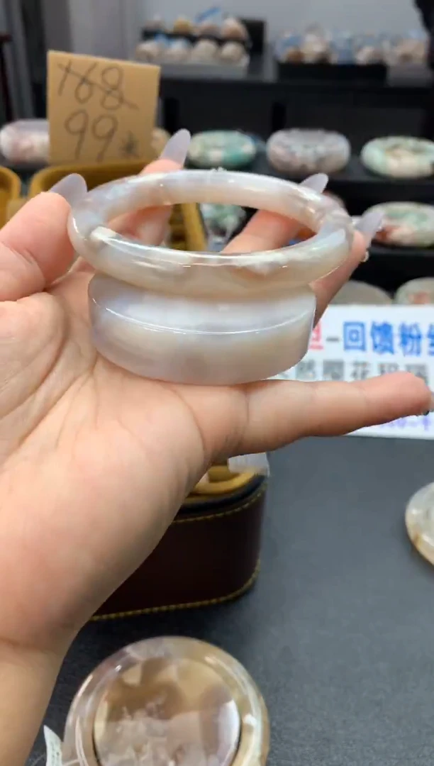 未镶嵌手镯石英质玉（59-60圈口）赠送镯心 无证书