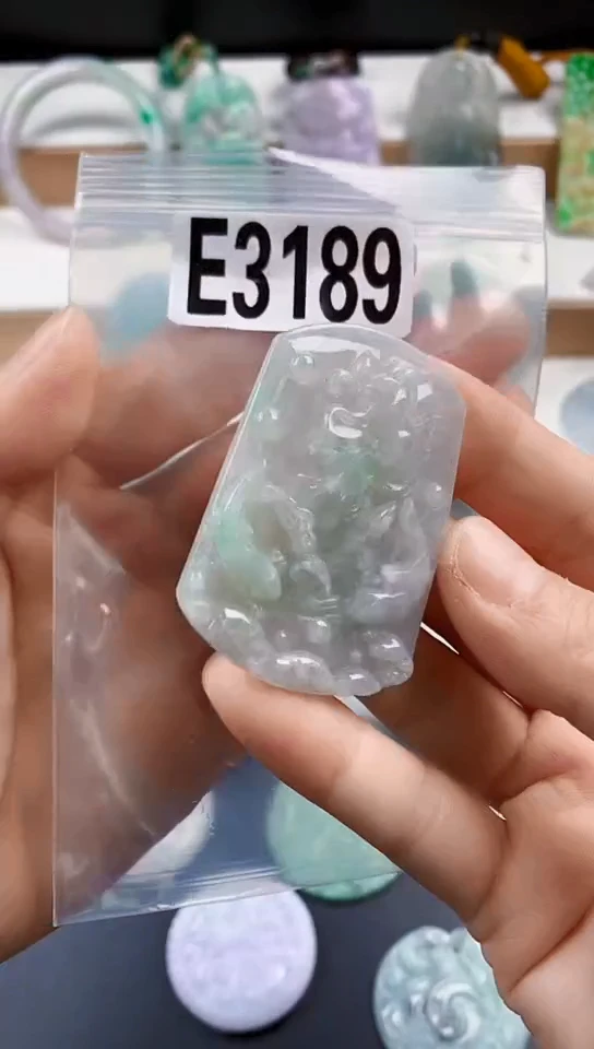 颈饰未镶嵌翡翠天然翡翠吊坠挂件