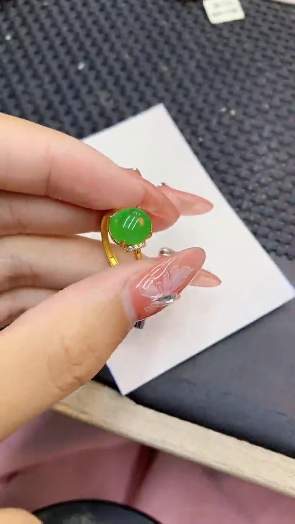 颈饰未镶嵌翡翠1