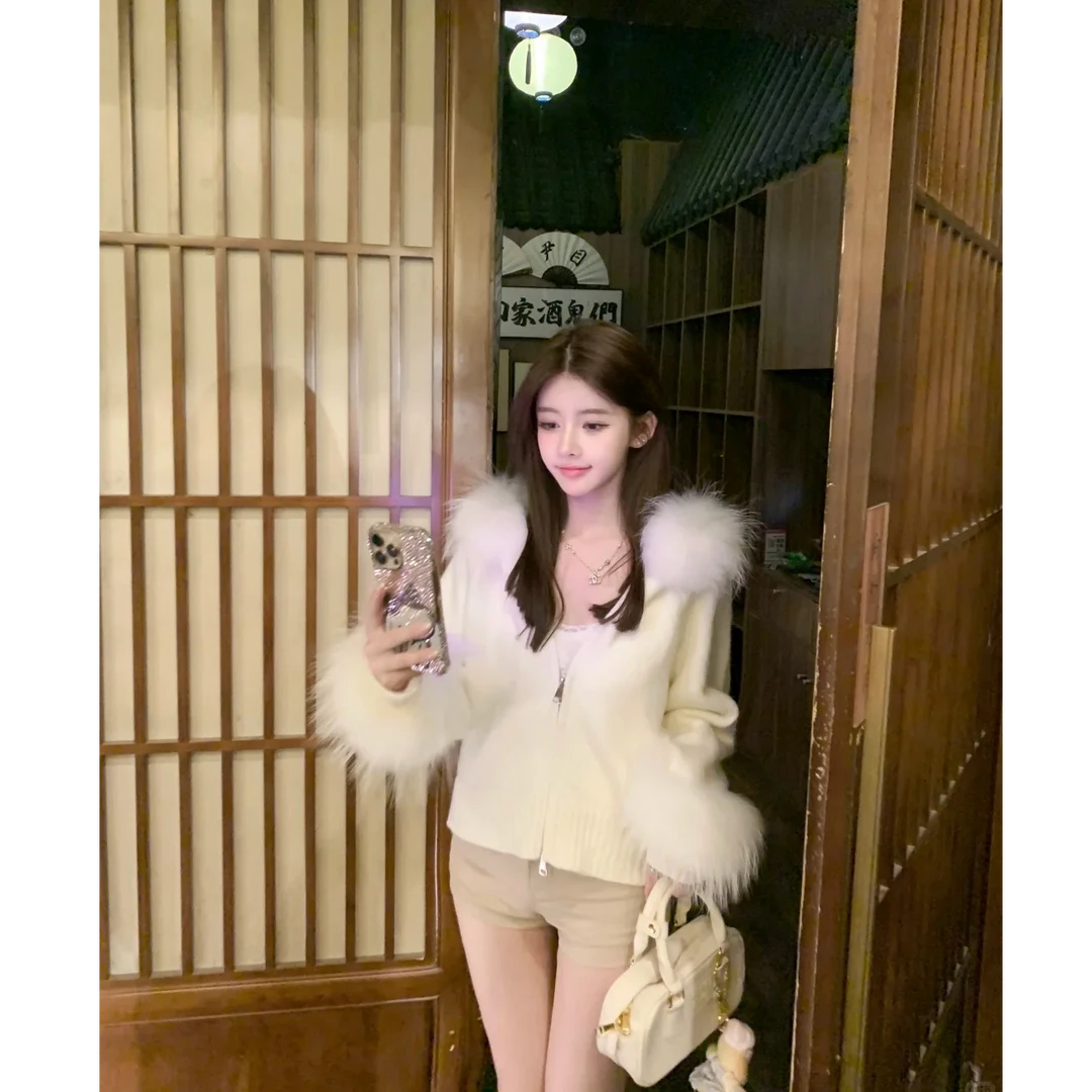 甜美温柔毛领连帽毛衣外套女秋季2025新款显瘦保暖拉链上衣配短裤