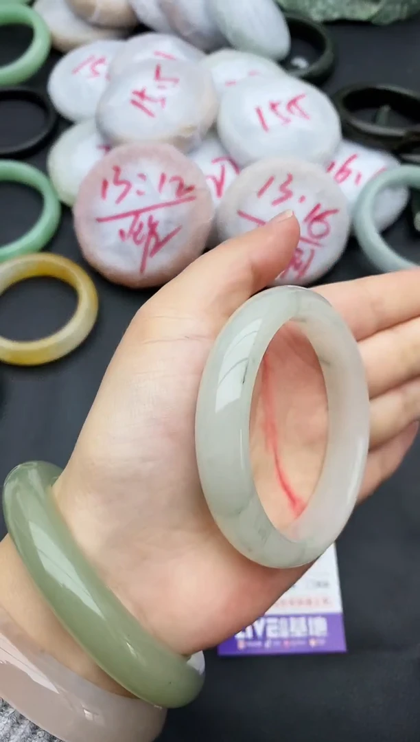 未镶嵌手镯石英质玉128+56/57