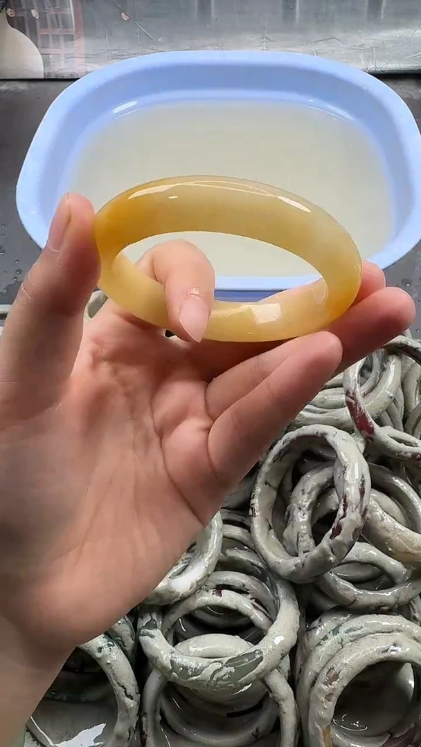未镶嵌手镯石英质玉4