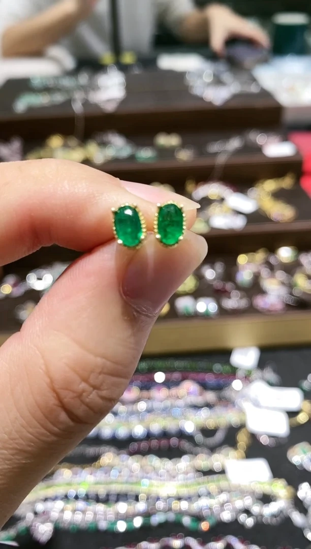 【闪购商品】祖母绿耳饰银S925镶嵌耳饰