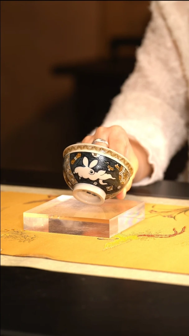 Q立勤堂兔子元宝杯