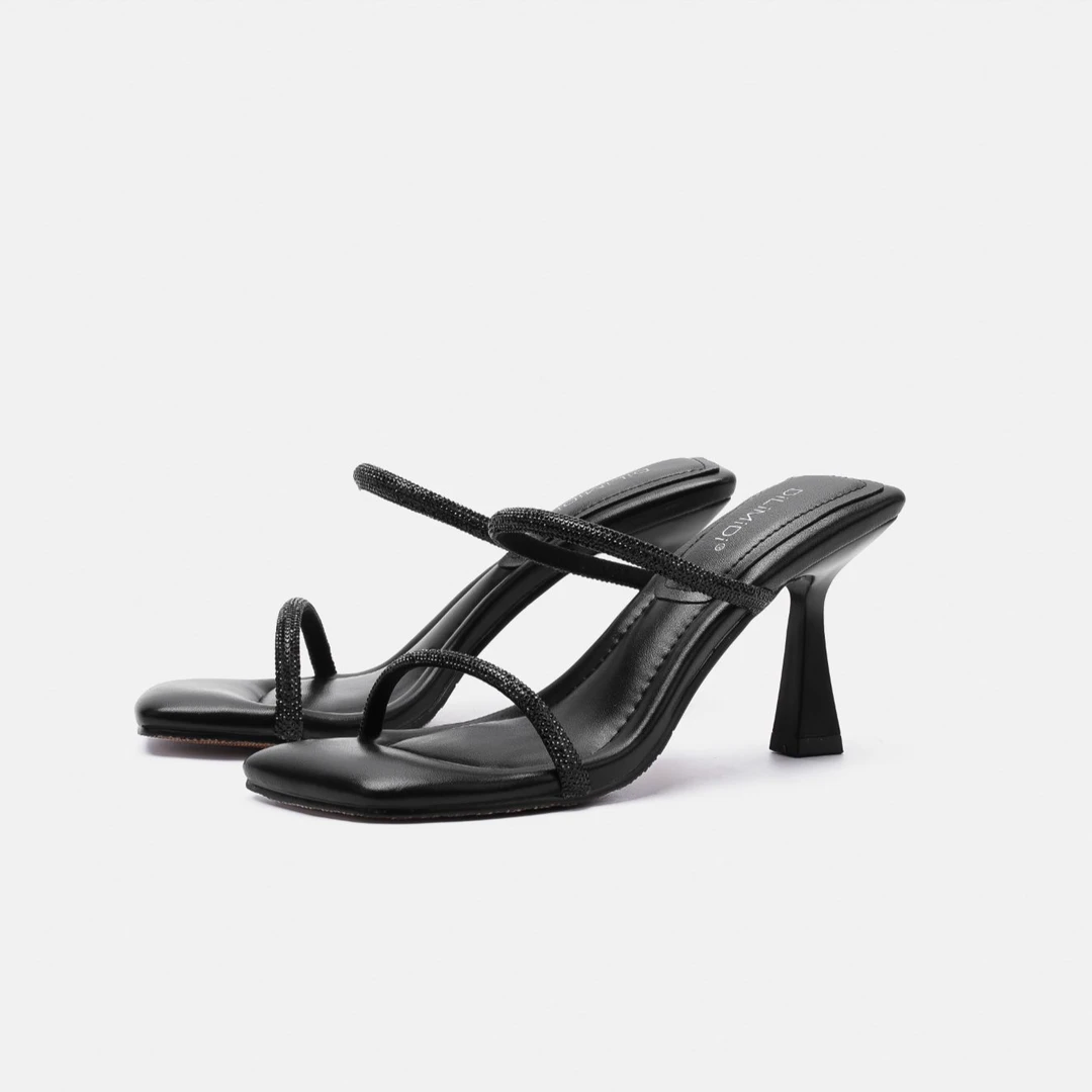 方头一字粗跟凉鞋高跟黑色时尚气质凉鞋女款一字带高跟鞋爆款新款