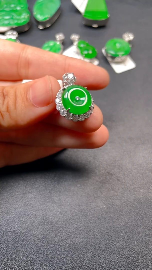 吊坠(不含链)银S925镶嵌翡翠吊坠