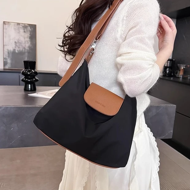 今年流行爆款小包包女2025新款休闲百搭斜跨包韩系时尚手拎饺子包