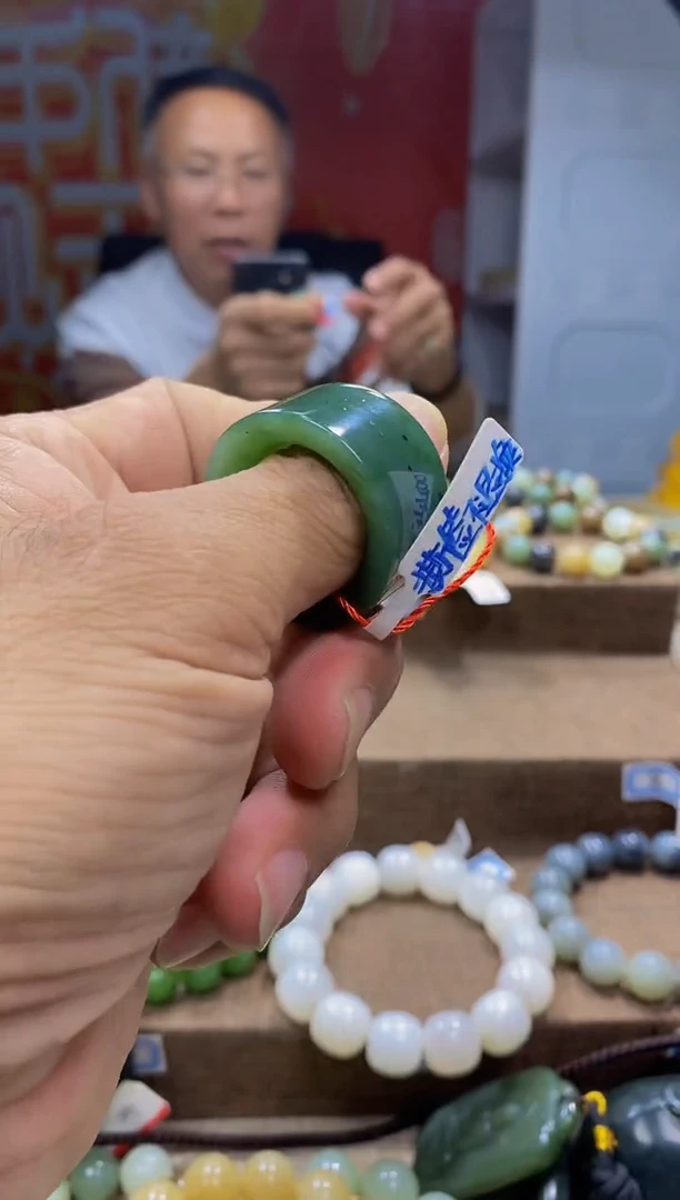 和田玉戒指未镶嵌，