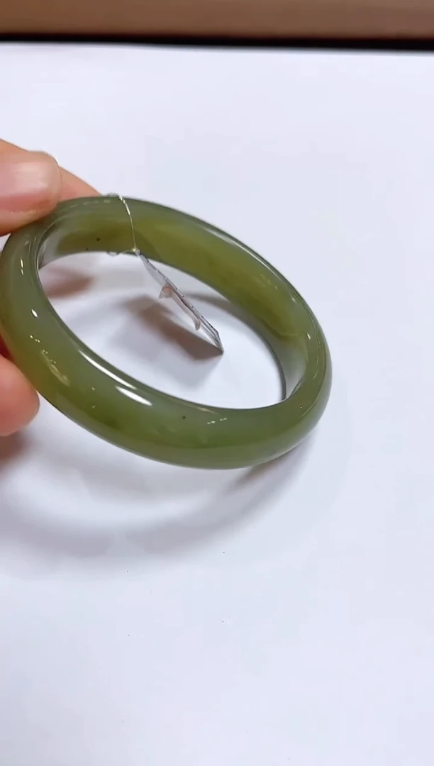 颈饰未镶嵌和田玉53.6手镯