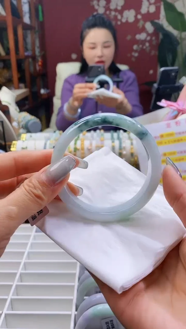 【闪购商品】翡翠手镯未镶嵌63飘花5859/12.2*7.6