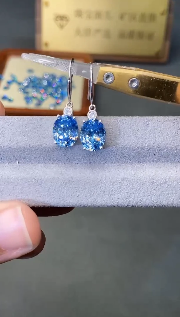 银S925镶嵌耳坠海蓝宝石......