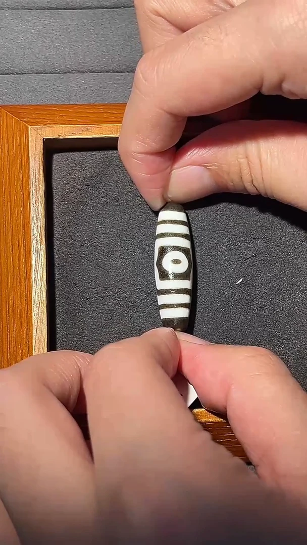 未镶嵌颈饰玛瑙/玉髓钟志明黑白至纯宝盖三眼38.5*11.5