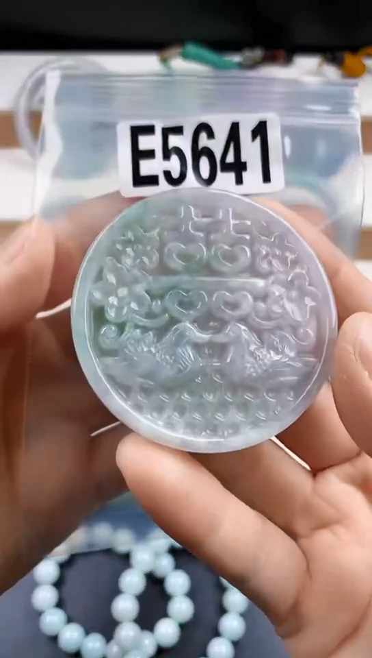 颈饰未镶嵌翡翠天然翡翠吊坠挂件