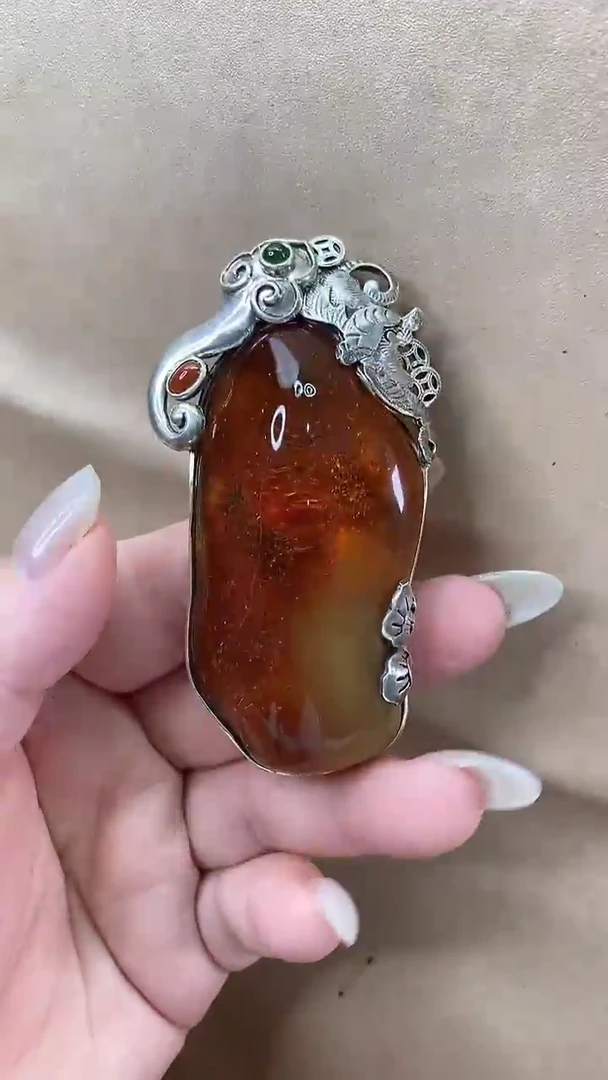 琥珀颈饰未镶嵌吊坠
