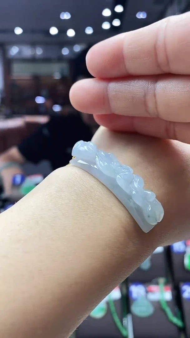 颈饰未镶嵌翡翠手牌