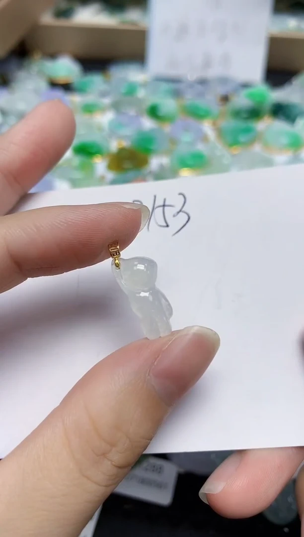 翡翠未镶嵌颈饰天然缅甸翡翠A货