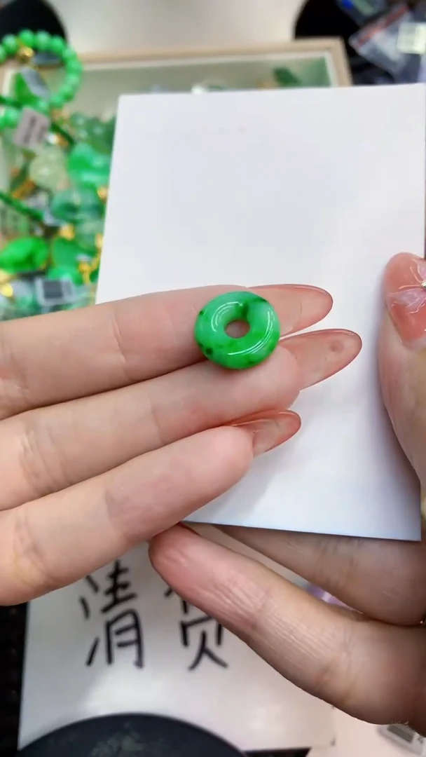 颈饰未镶嵌翡翠1
