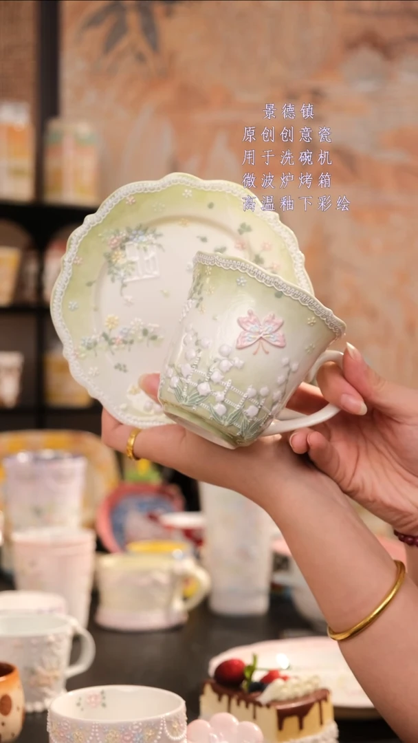 摆件景德镇手工手绘设计师款