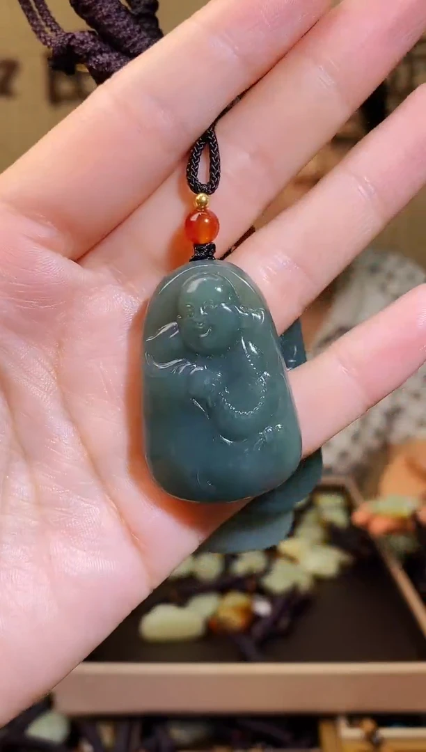 和田玉未镶嵌颈饰1