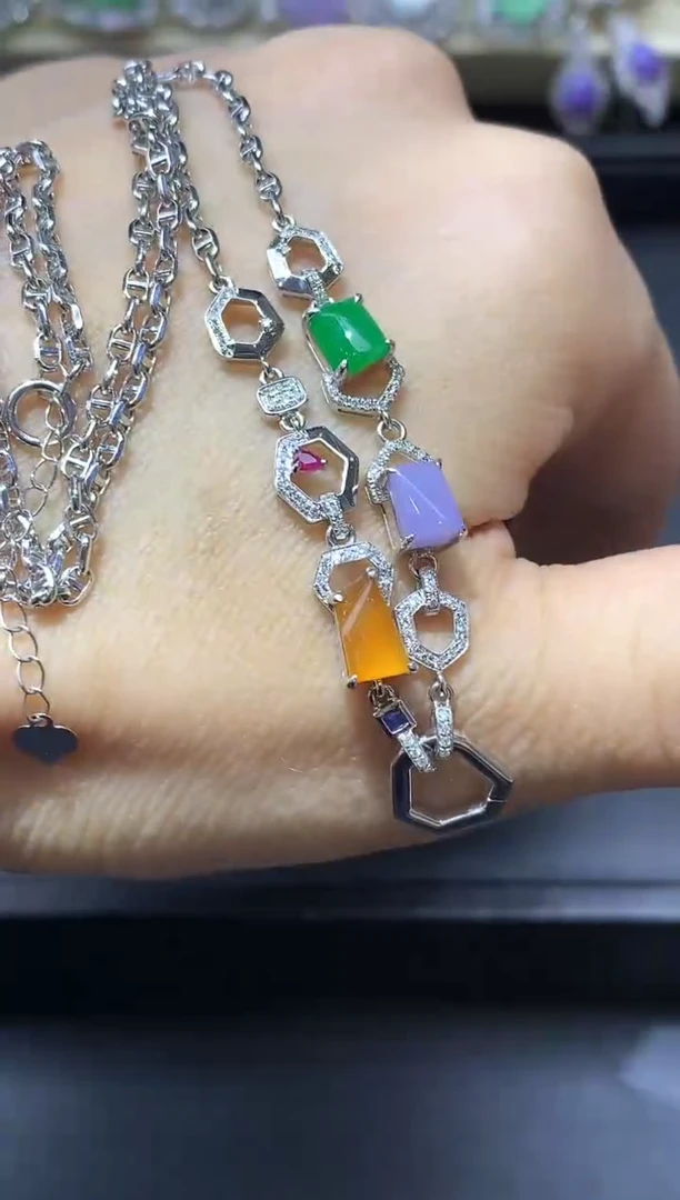 颈饰18K金镶嵌翡翠700-中国好珍宝