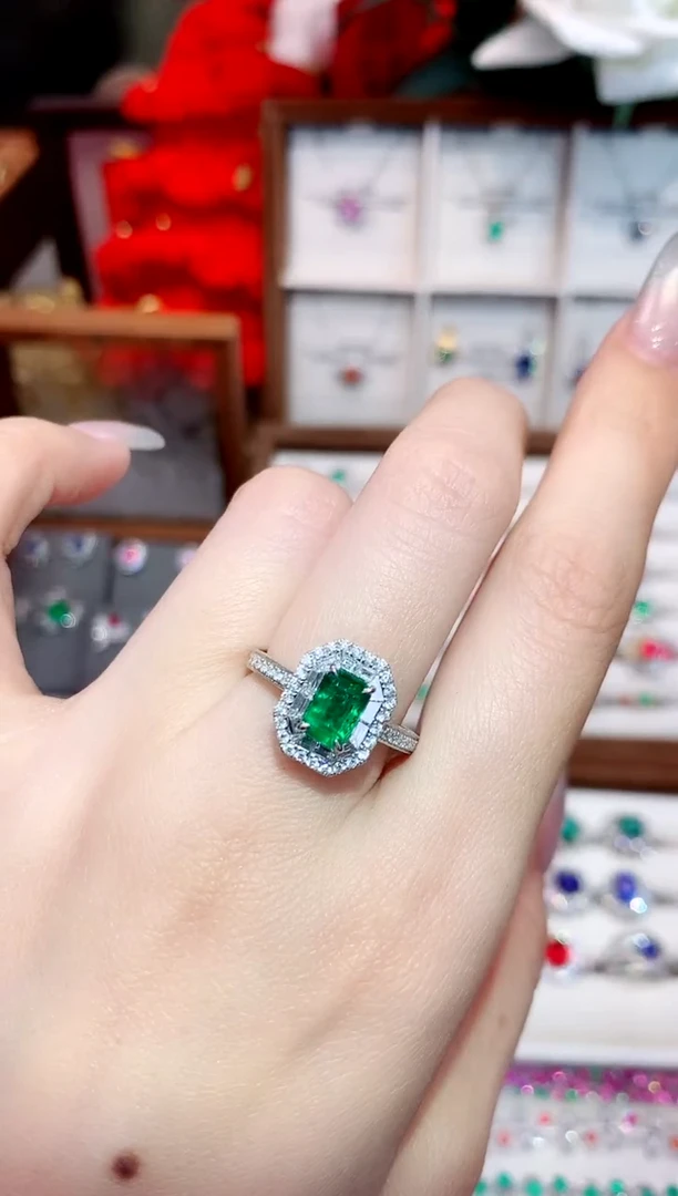 18K金镶嵌戒指祖母绿1ct/天然宝石/七天无理由