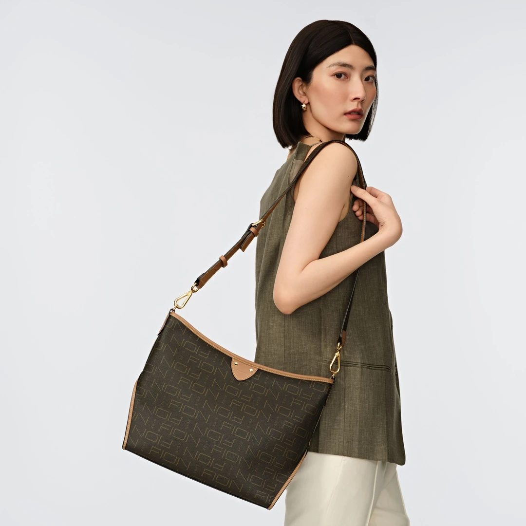 Fion/菲安妮 印花大容量托特包单肩包斜挎包FAAFIFS325