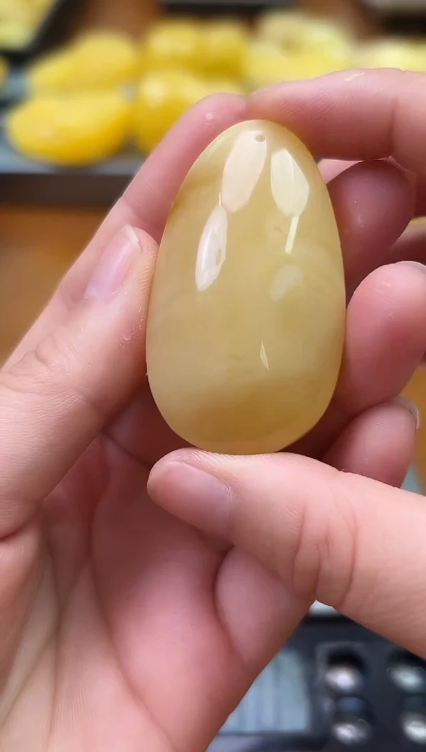 未镶嵌琥珀裸石蜜蜡吊坠