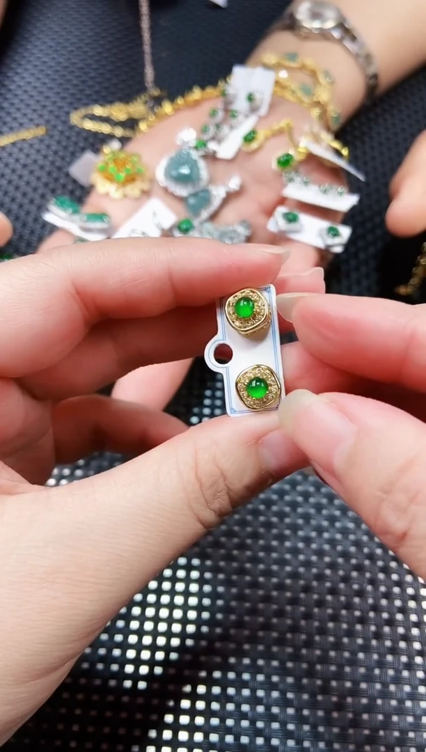 【闪购商品】翡翠耳饰未镶嵌111111111