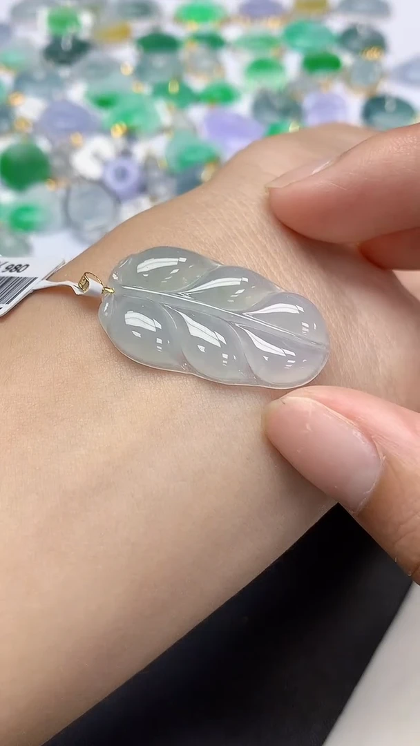 翡翠18K金镶嵌颈饰天然缅甸a货翡翠