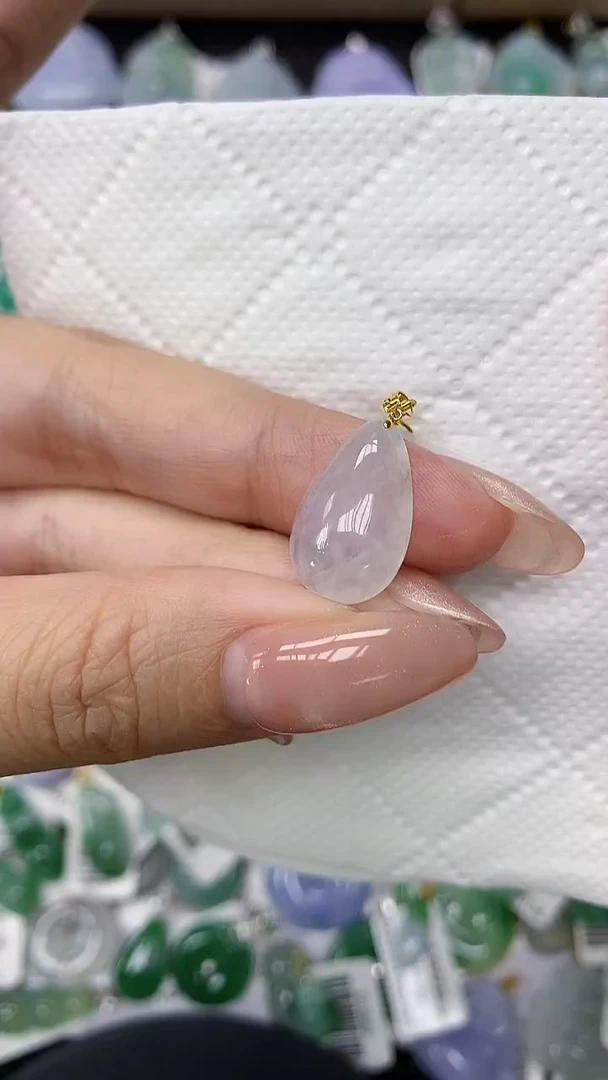 颈饰18K金镶嵌翡翠1111111111