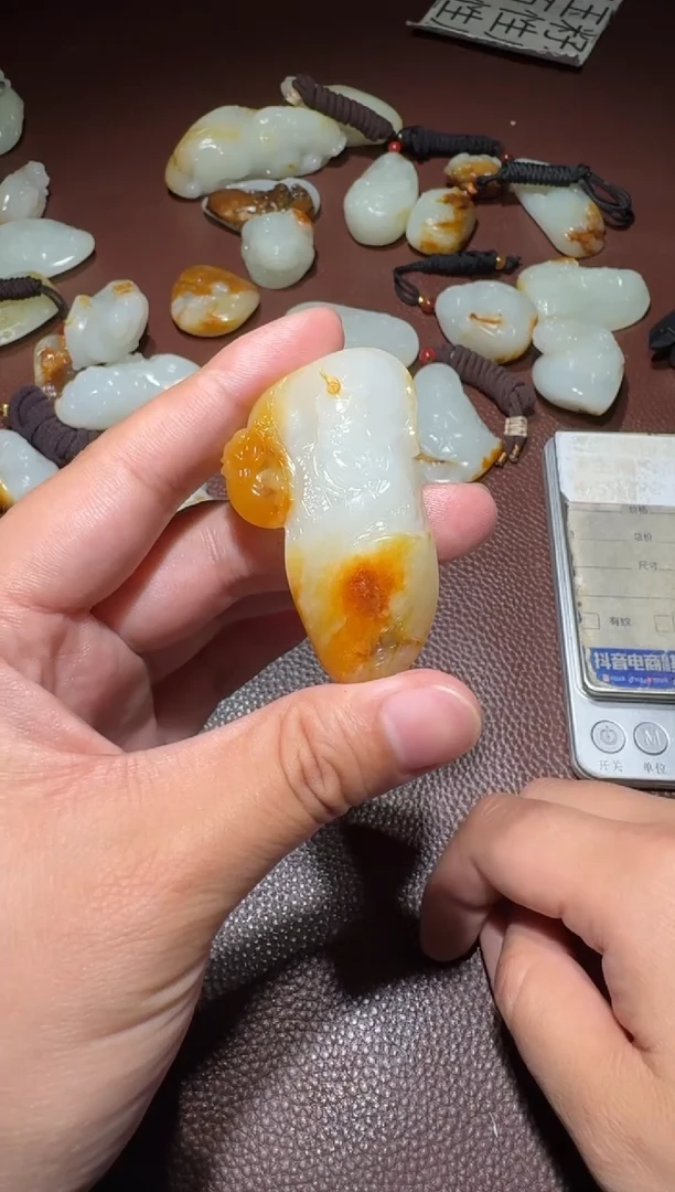 和田玉未镶嵌挂件和田玉