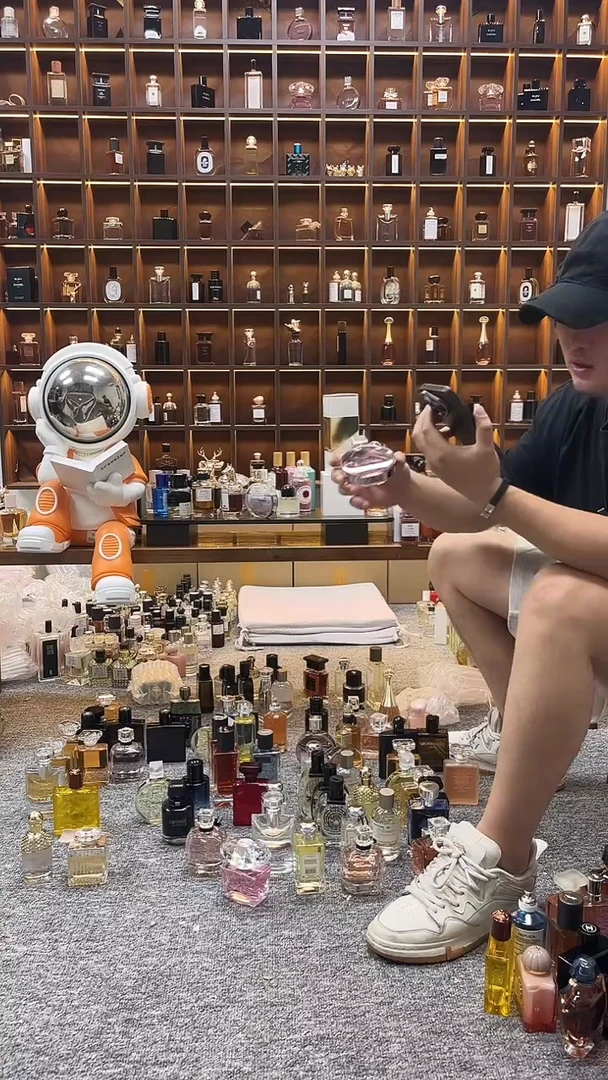 -------裸瓶粉邂浓