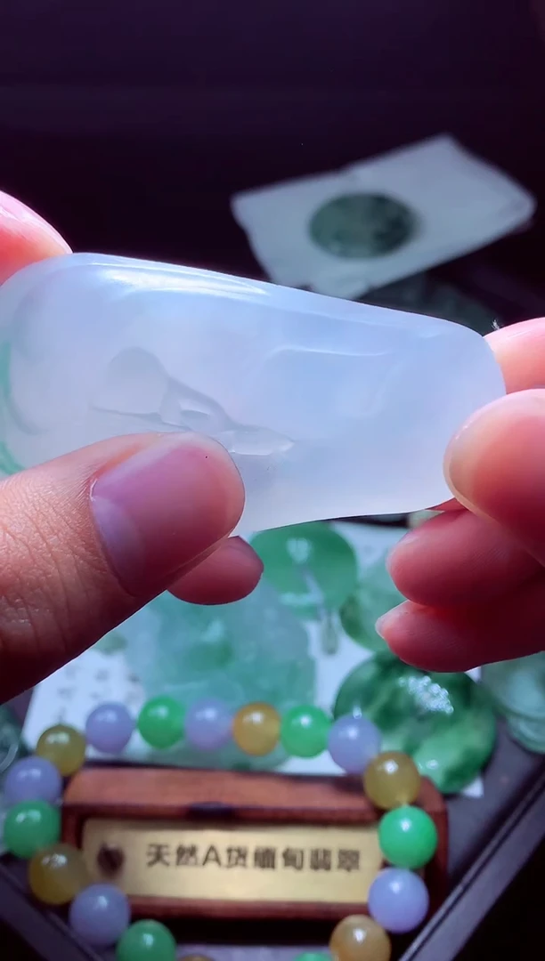 未镶嵌定制翡翠摆***?毛货翡翠定制