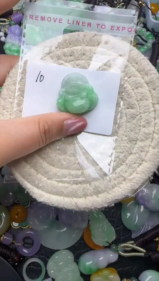 颈饰未镶嵌翡翠天然缅甸翡翠吊坠