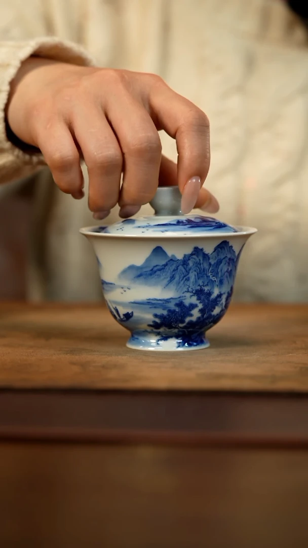 【闪购商品】青花山水盖碗展示