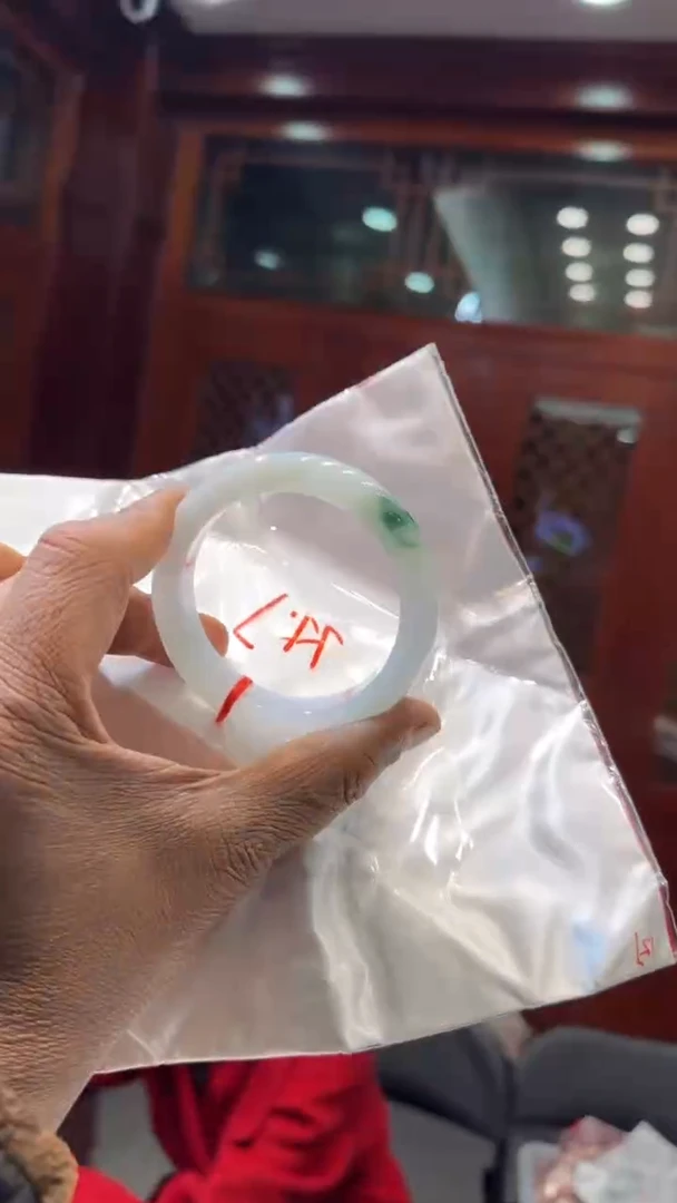 【闪购商品】翡翠手镯未镶嵌手镯