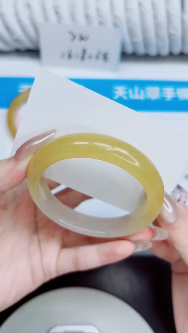未镶嵌手镯石英质玉258/56
