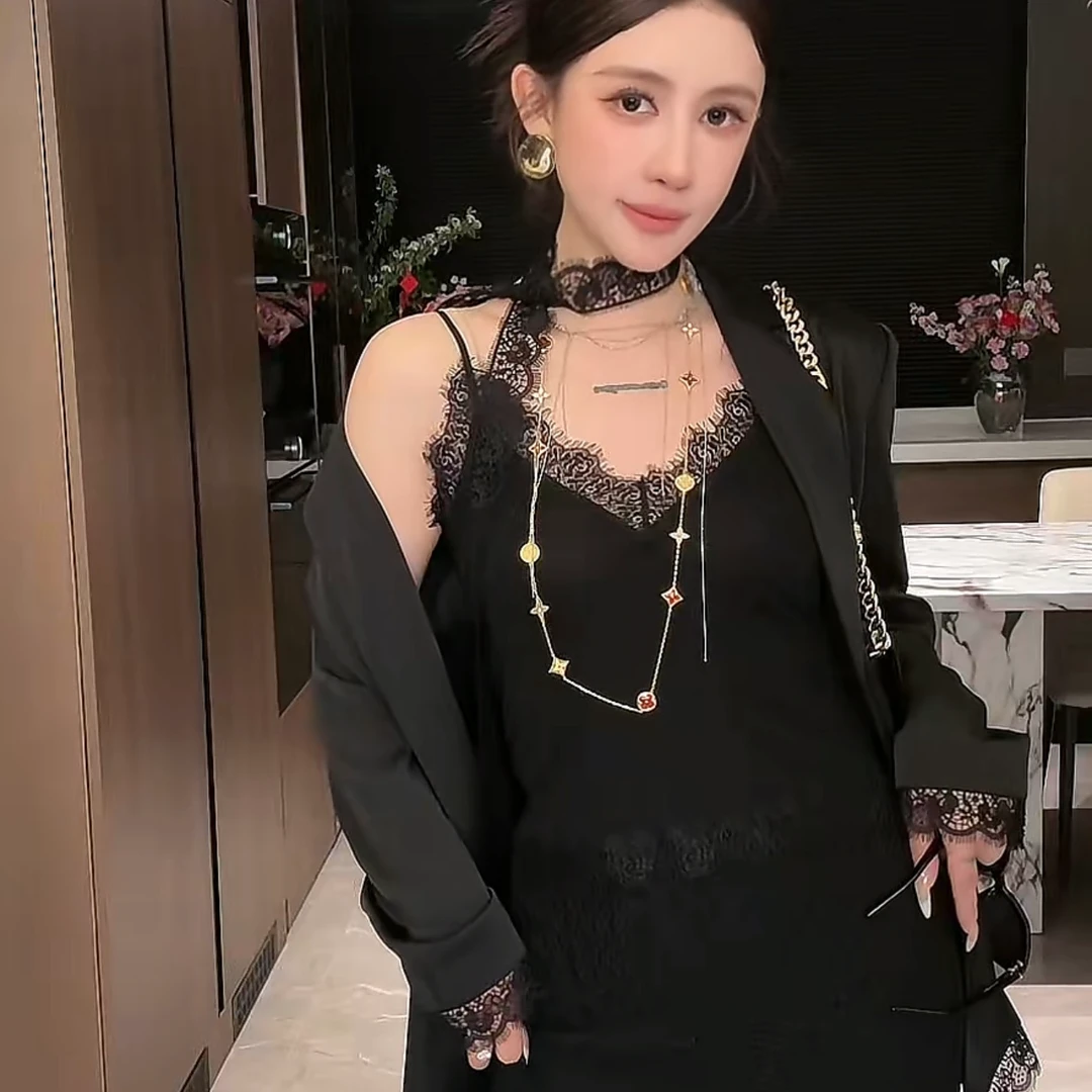 G. yantong/郭彦彤法式性感气质蚕丝蕾丝边吊带打底显瘦外穿DDL61