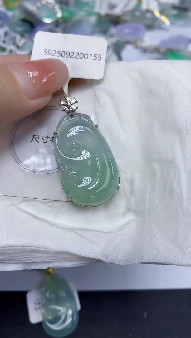 颈饰18K金镶嵌翡翠天然缅甸翡翠A货百元以上9元证书费自理