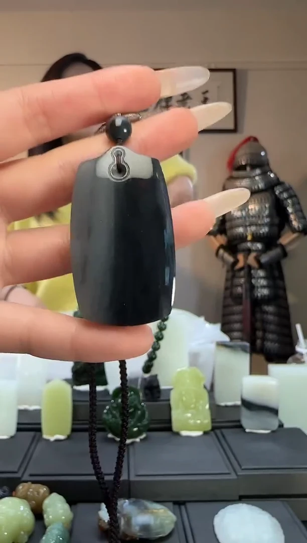 颈饰未镶嵌和田玉青花无事牌